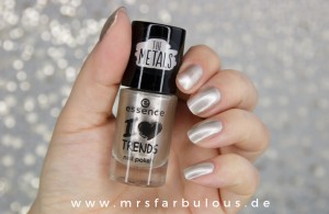 essence Nagellack The Metals Nail Polish 22 rock couture 2