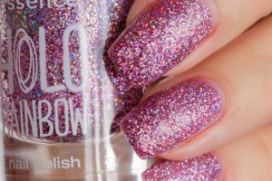 essence holo rainbow nagellack tragebilder 04 holo love essence neuheiten