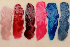 essence vibrant shock Lip Paint tragebilder swatches Liquid Lipsticks in der Drogerie