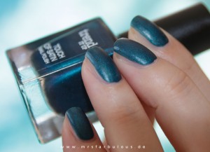 trend IT UP Touch Of Satin 010 Nagellack 02