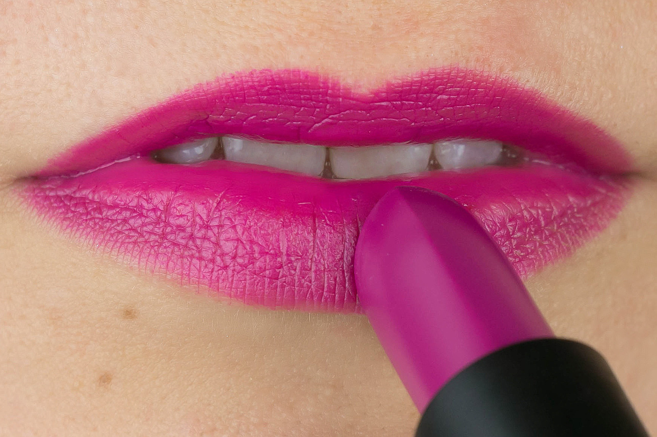 essence ultra last Instand Colour Lippenstift 10 Pink Candy Erfahrungen