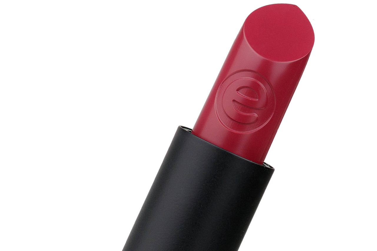 essence ultra last Instand Colour Lippenstift 11 Cherry Sweet Tragebilder