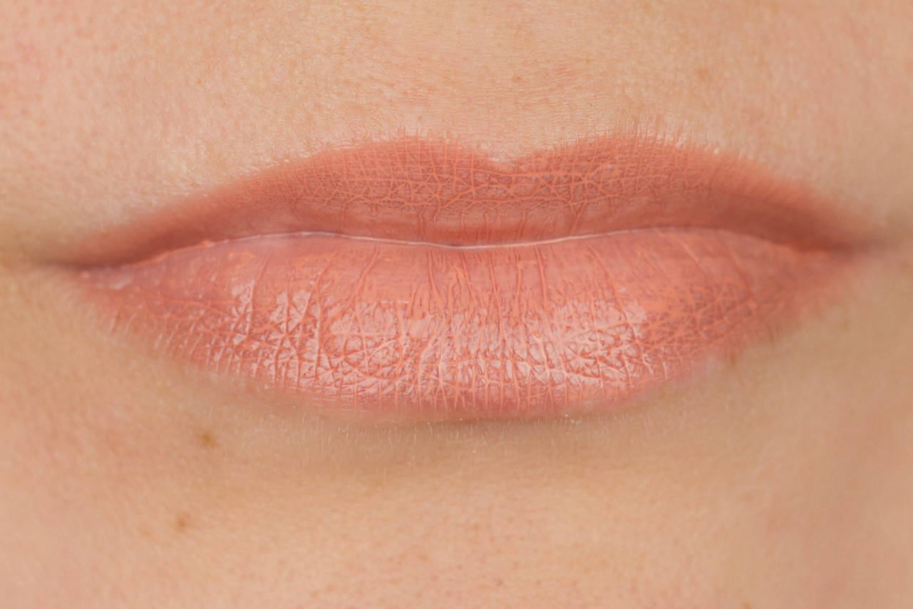 trend it up Nude Lip Lace 010 Tragebild Applikator Lippenstift Liquid Lipstick