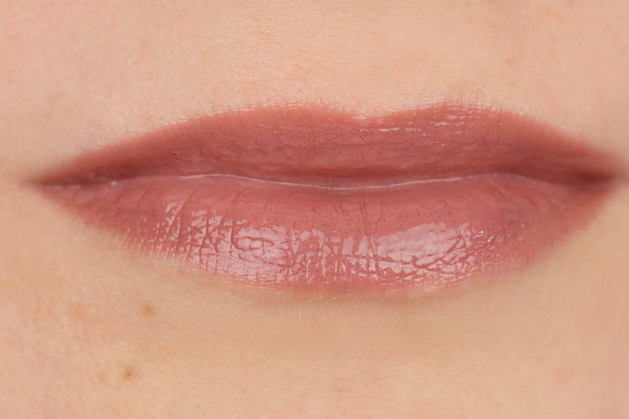 trend it up Nude Lip Lace 020 Tragebild Lippenstift Liquid Lipstick