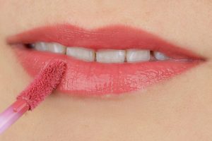 trend it up Nude Lip Lace 030 Tragebild Lippenstift Liquid Lipstick