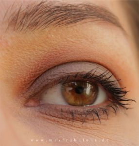 Naked Ultimate Basics Tragebilder Swatches Review Erfahrungen AMU 2016 mrsfarbulous douglas lidschatten palette tragebild 7