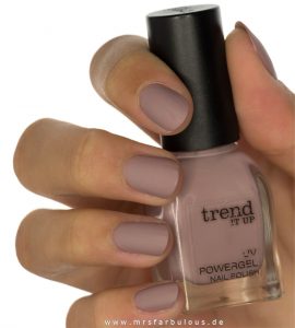 trend IT UP UV Powergel Nail Polish 030 high matte coat swatches review tragebilder erfahrungsberichte dm drogerie mrsfarbulous