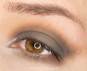 Einfache Smokey Eyes schminken Anleitung mit Bildern für Anfänger mit der catrice glam & smokey eyeshadow Palette