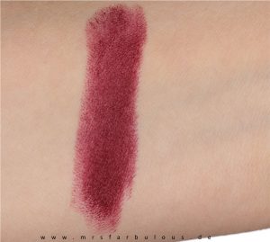 LOV Lippenstift - LOV Winterkollektion 2016 Exclusive Collection Magnificent Sensual MATTlov Satin Kiss Lipstick No 120 Dark Seduction swatches mrsfarbulous 3